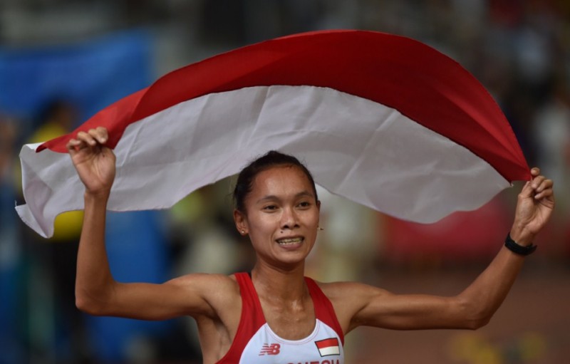 perolehan waktu dari atlet lari indonesia ini hanya selisih 28 detik dari triyaningsih