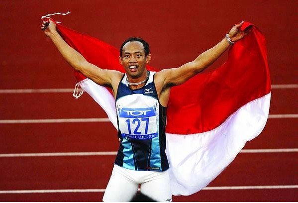 pada ajang sea games 2009, atlet lari indonesia ini berhasil juara