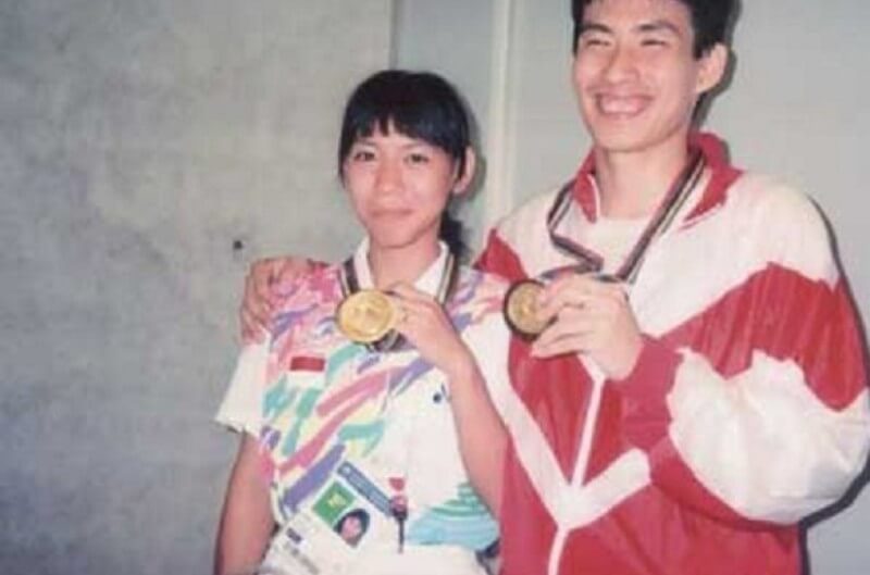 atlet indonesia ini merupakan pencetak medali emas untuk bulu tangkis